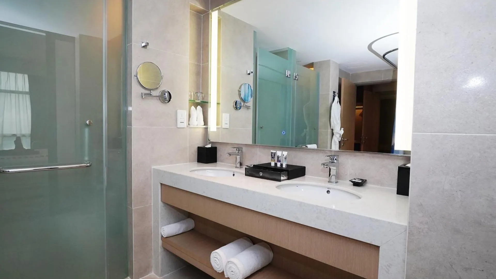 Mercure Kuala Lumpur Shaw Parade Hotel