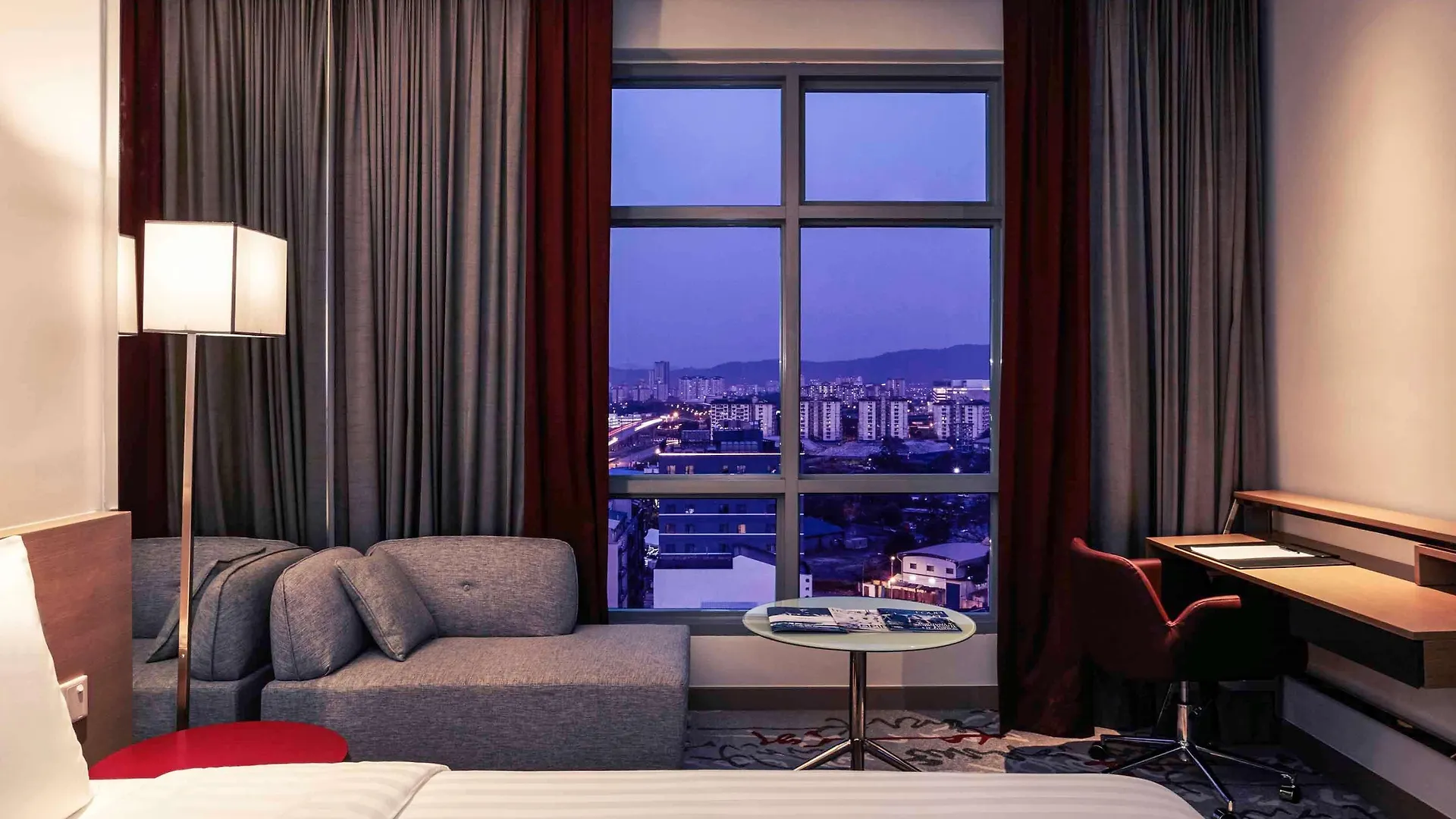 Mercure Kuala Lumpur Shaw Parade Hotel