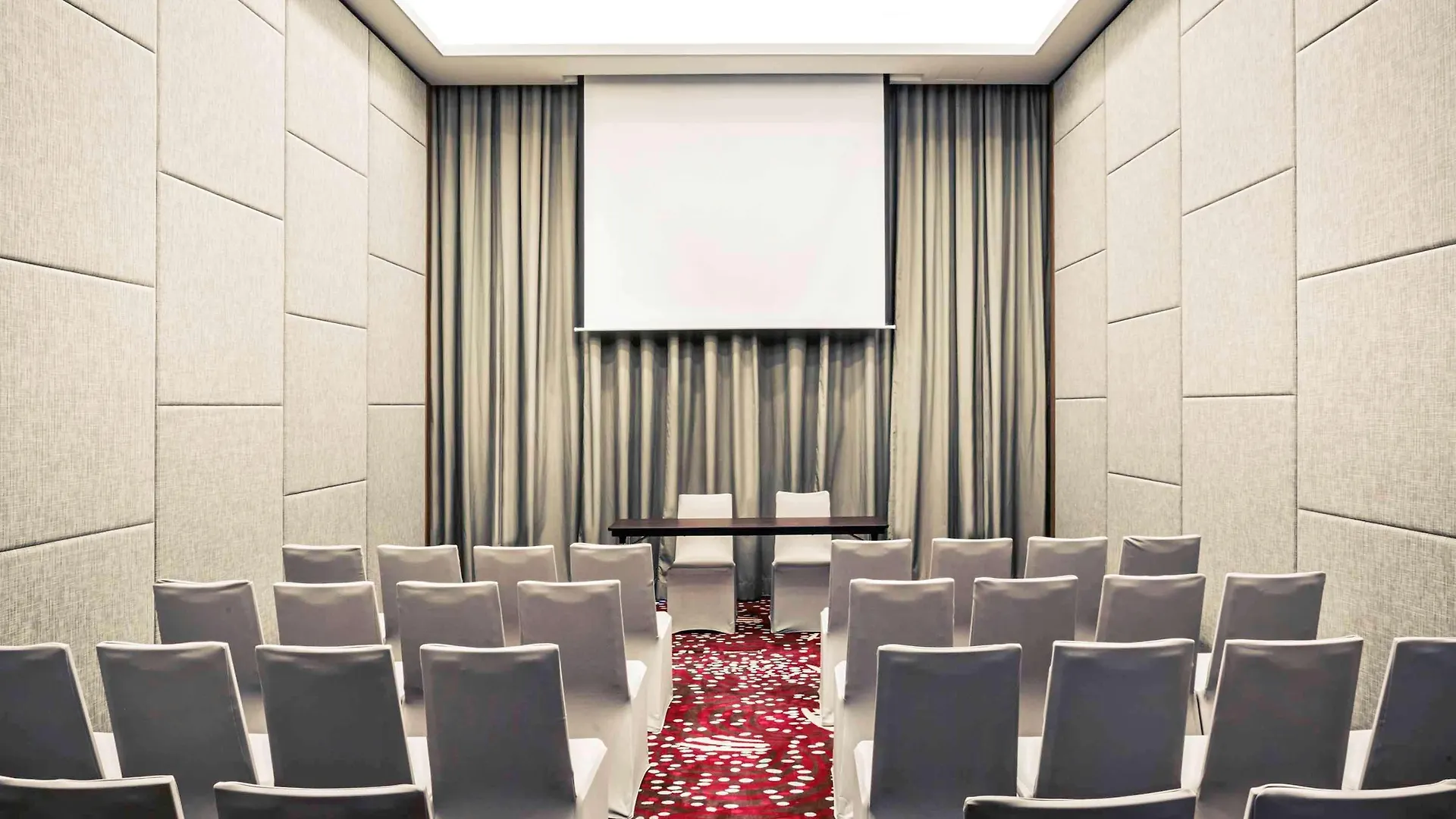 Mercure Kuala Lumpur Shaw Parade