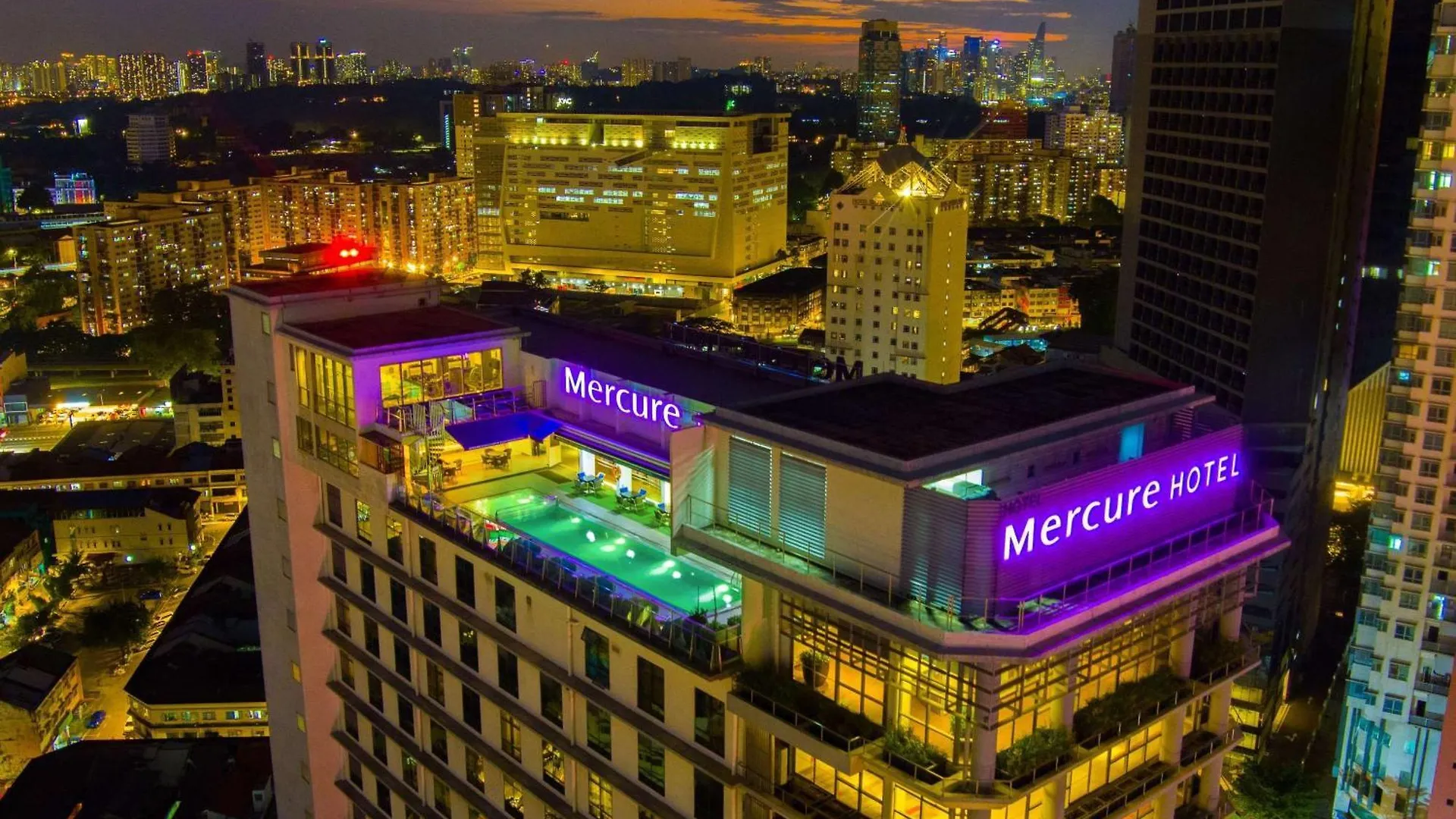 Mercure Kuala Lumpur Shaw Parade 4*,