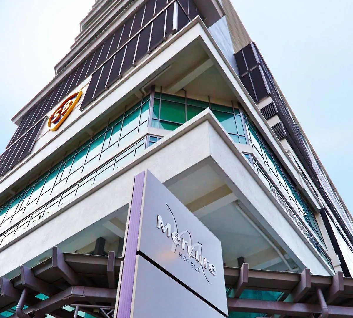Mercure Kuala Lumpur Shaw Parade 4*,